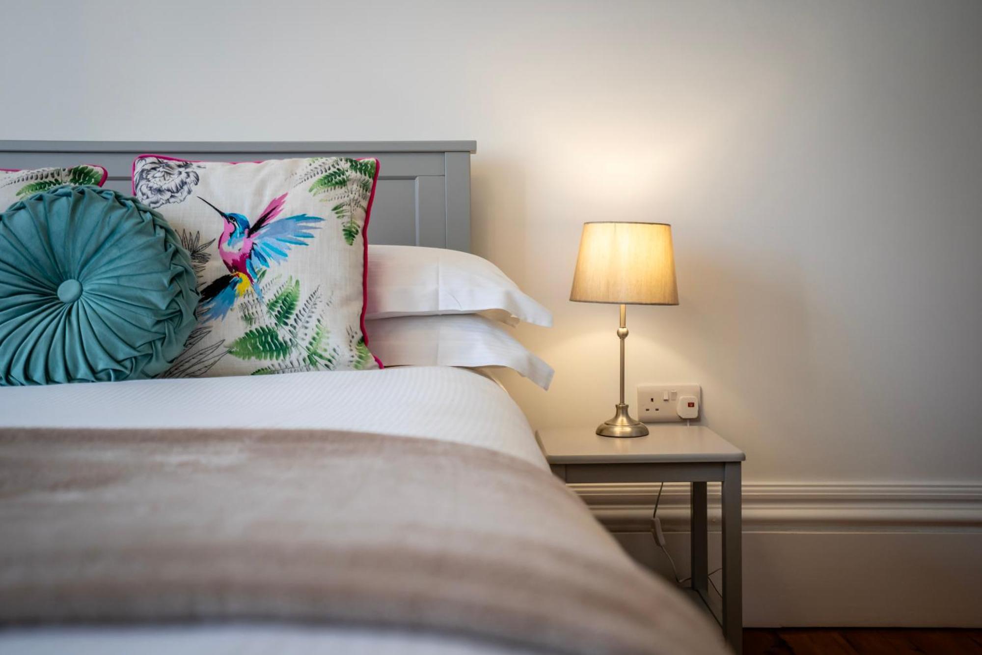 Peckitt Street Apartment *