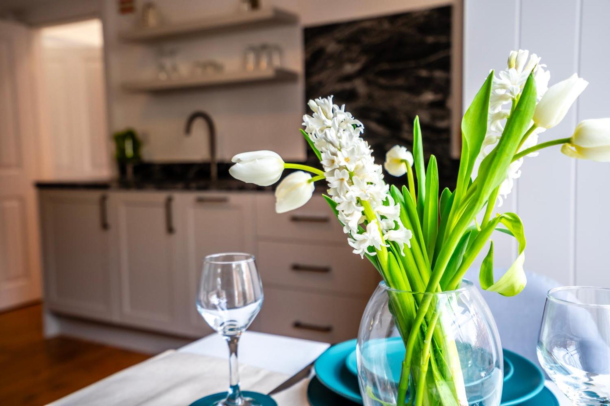 Peckitt Street Apartment *